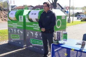 Nova možnost oddaje starih malih aparatov in odpadnih baterij3